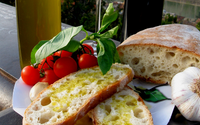 piatto con alimenti toscani